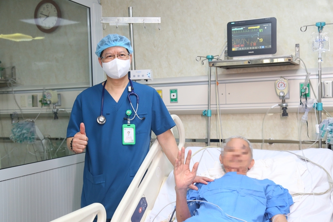 Lần đầu tại Việt Nam: Người được nhận gan lại hiến gan cho người bệnh kh&aacute;c - Ảnh 6.