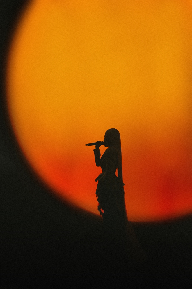 Live concert Phùng Khánh Linh- thế giới nội tâm đầy dũng cảm - Ảnh 14.