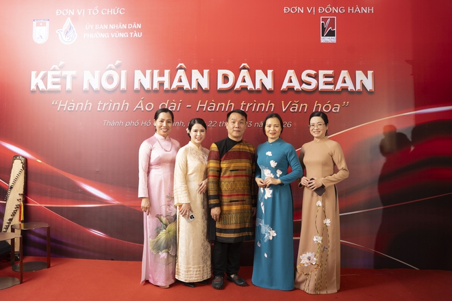 Việt Hùng cùng dàn người đẹp đưa văn hóa Việt ra thế giới - Ảnh 4.