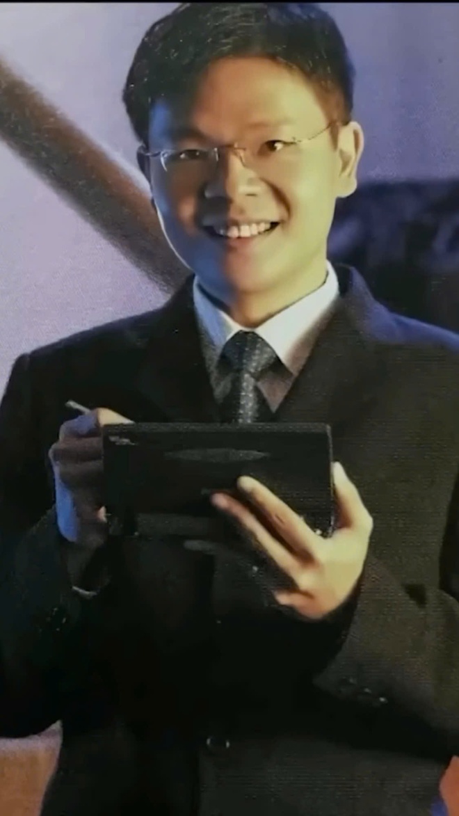 Thủ tướng Singapore Lawrence Wong &ldquo;đu trend&rdquo; 1990, d&acirc;n mạng đ&ograve;i &ldquo;t&oacute;c mullet trở lại&rdquo; - Ảnh 5.