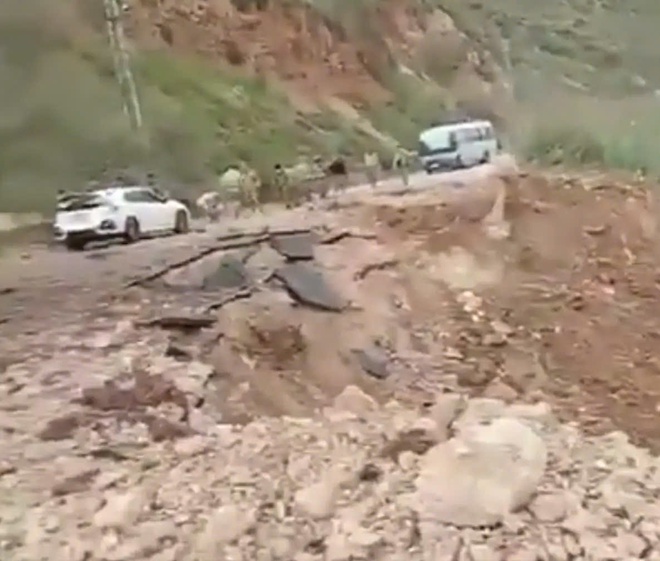 Israel phá cầu ở nam Lebanon, siết đường tiếp tế nhằm kiềm chế Hezbollah - Ảnh 3.