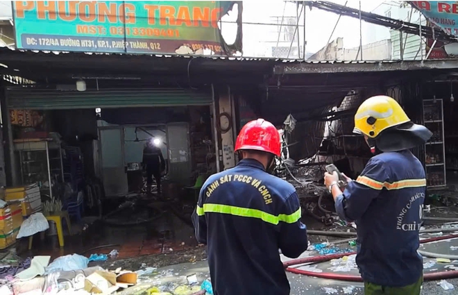 Ch&aacute;y lớn ở đối diện tu viện Vĩnh Nghi&ecirc;m, TPHCM - Ảnh 2.