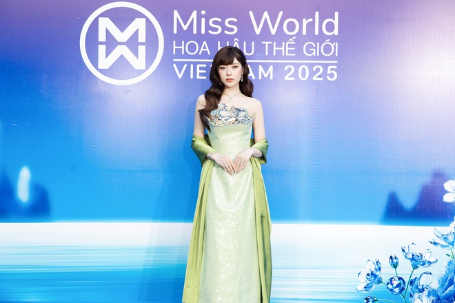 Cận cảnh nhan sắc ng&agrave;y c&agrave;ng thăng hạng của Hoa hậu T&ocirc; Diệp H&agrave;  - Ảnh 4.