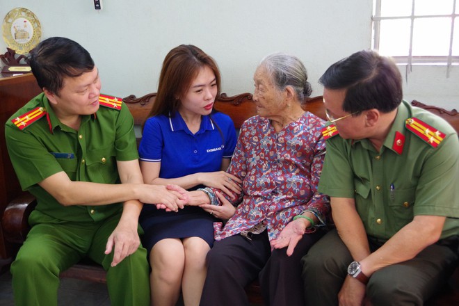 Chuỗi hoạt động ch&iacute;nh trị, giao lưu văn h&oacute;a, thể thao của Bộ C&ocirc;ng an tại TP HCM - Ảnh 11.