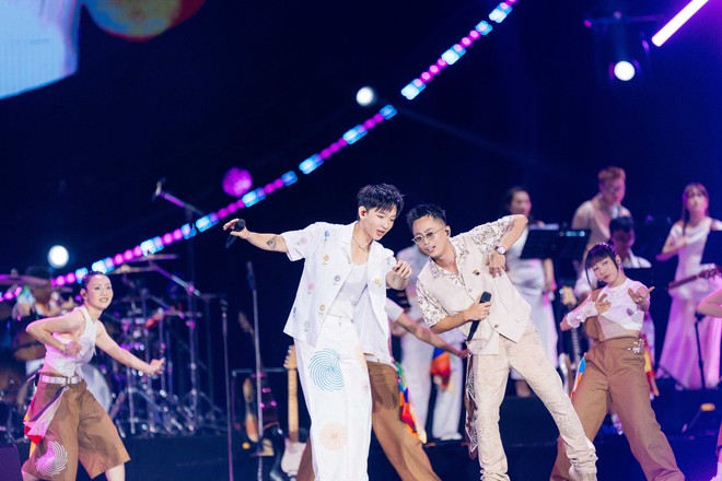 Ho&agrave;ng Dũng "b&ugrave;ng nổ" với Xoay Tr&ograve;n ở TP HCM  - Ảnh 12.