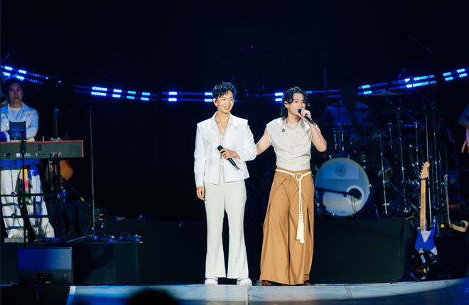 Ho&agrave;ng Dũng "b&ugrave;ng nổ" với Xoay Tr&ograve;n ở TP HCM  - Ảnh 10.