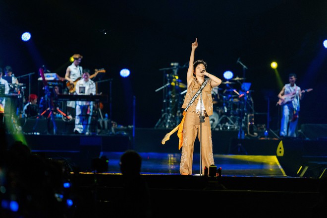 Ho&agrave;ng Dũng "b&ugrave;ng nổ" với Xoay Tr&ograve;n ở TP HCM  - Ảnh 2.