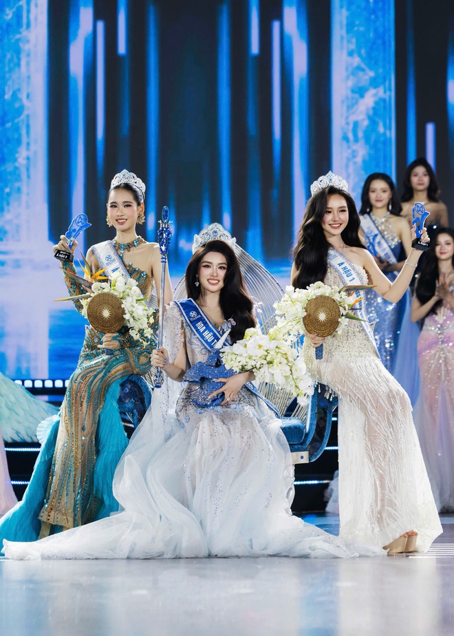 Qu&aacute; xinh nhan sắc đăng quang Miss World Vietnam 2025 - Ảnh 7.