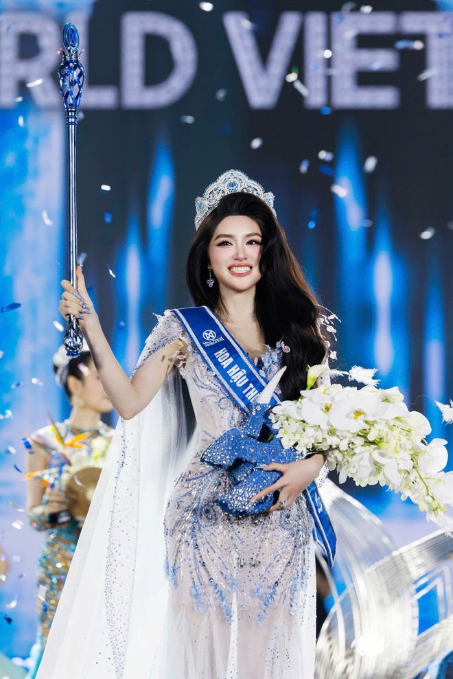 Qu&aacute; xinh nhan sắc đăng quang Miss World Vietnam 2025 - Ảnh 2.
