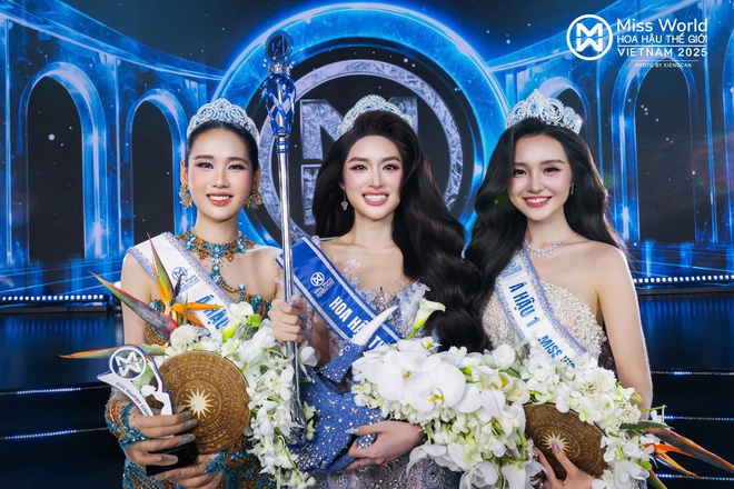 Qu&aacute; xinh nhan sắc đăng quang Miss World Vietnam 2025 - Ảnh 8.