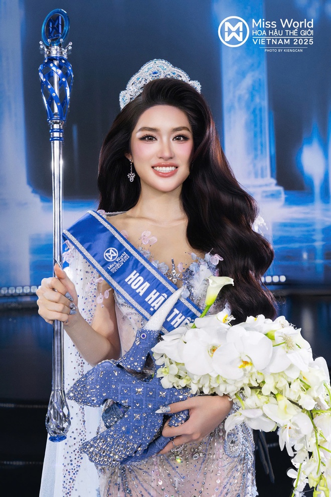 Qu&aacute; xinh nhan sắc đăng quang Miss World Vietnam 2025 - Ảnh 3.
