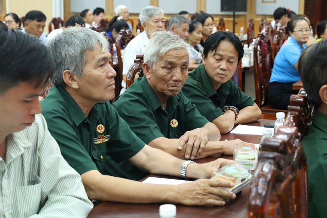 Cử tri B&igrave;nh Lợi, T&acirc;n Nhựt kỳ vọng đại biểu h&agrave;nh động quyết liệt, n&oacute;i đi đ&ocirc;i với l&agrave;m - Ảnh 8.