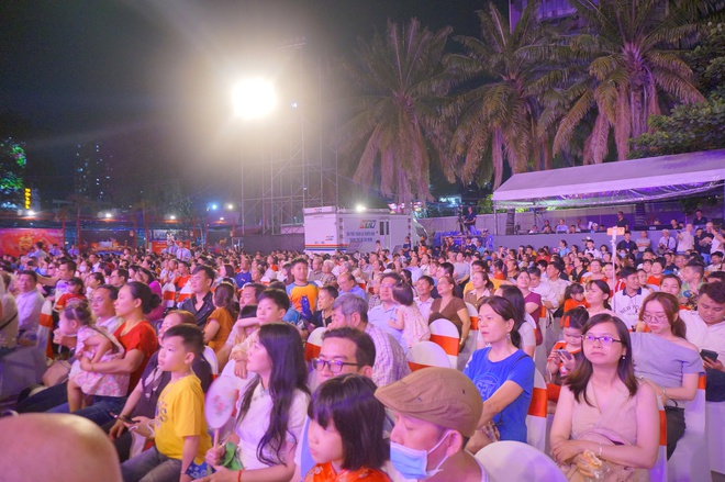 Rộn r&agrave;ng đ&ecirc;m nghệ thuật mừng Lễ hội Nguy&ecirc;n Ti&ecirc;u 2026 - Ảnh 3.