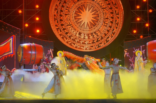 Rộn r&agrave;ng đ&ecirc;m nghệ thuật mừng Lễ hội Nguy&ecirc;n Ti&ecirc;u 2026 - Ảnh 2.