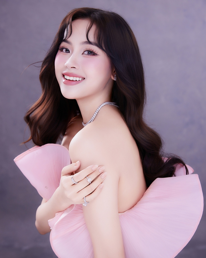 Sau một nhiệm kỳ nhiều biến chuyển, Đ&agrave;o Thị Hiền n&oacute;i về "một thanh xu&acirc;n rực rỡ"  - Ảnh 2.