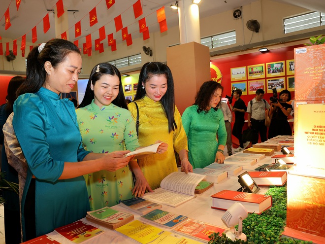 Hơn 140 tư liệu qúy về bầu cử tại Cần Thơ , khẳng định vai trò Quốc hội - Ảnh 4. Hơn 140 tư liệu qúy về bầu cử tại Cần Thơ , khẳng định vai trò Quốc hội - Ảnh 4.