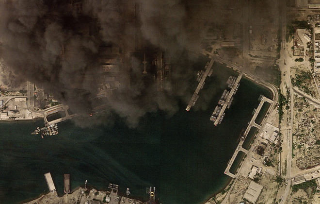 Ảnh vệ tinh hé lộ cảnh hoang tàn của Hải quân Iran sau đòn không kích từ Mỹ và Israel - Ảnh 2.