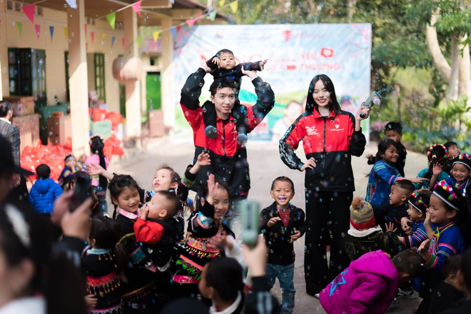 Hoa hậu Thanh Thủy "debut" l&agrave;m ca sĩ giữa s&acirc;n trường v&ugrave;ng cao  - Ảnh 7.