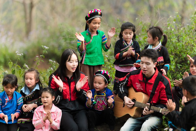 Hoa hậu Thanh Thủy "debut" l&agrave;m ca sĩ giữa s&acirc;n trường v&ugrave;ng cao  - Ảnh 2.