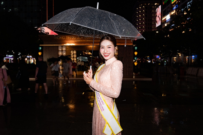 Mặc &aacute;o d&agrave;i đẹp như Nguyễn Thanh H&agrave;  - Ảnh 8.