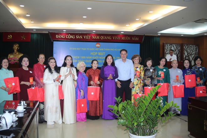 TPHCM họp mặt kỷ niệm Ng&agrave;y Quốc tế Phụ nữ 8-3 - Ảnh 7.