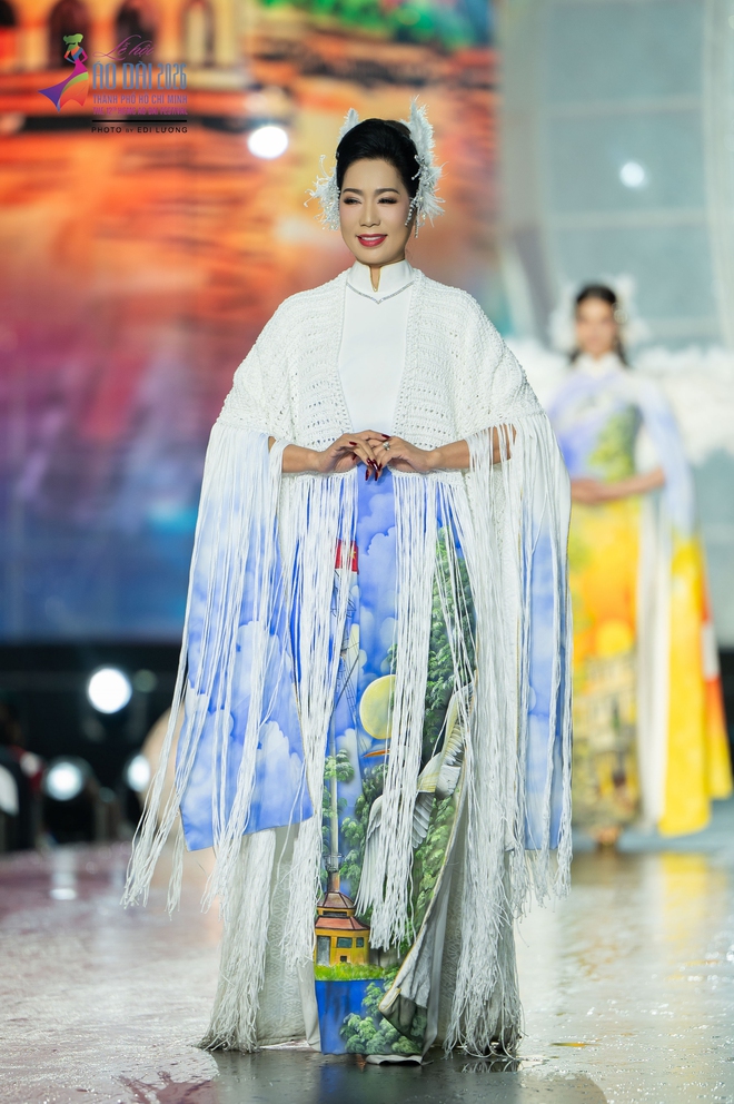 Bộ sưu tập áo dài đặc biệt của nhà thiết kế Việt Hùng - Ảnh 7.