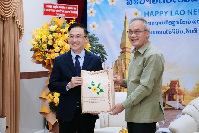 L&atilde;nh đạo TPHCM ch&uacute;c Tết Bun Pi-may tại Tổng L&atilde;nh sự qu&aacute;n L&agrave;o - Ảnh 3.