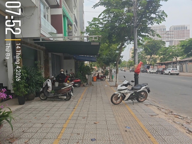 Phường An Hải xử l&yacute; lấn chiếm vỉa h&egrave; tại Đ&agrave; Nẵng sau phản &aacute;nh của B&aacute;o Người Lao Động - Ảnh 3.