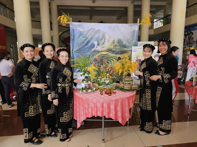 S&ocirc;i nổi c&aacute;c hoạt động ch&agrave;o mừng Ng&agrave;y Văn h&oacute;a c&aacute;c d&acirc;n tộc Việt Nam - Ảnh 6.