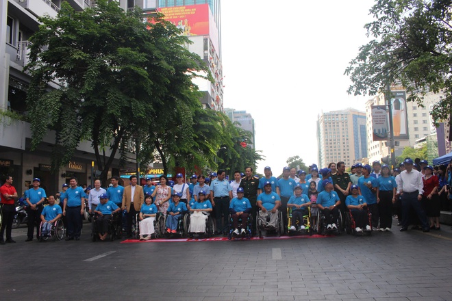 Hơn 1.300 người tham gia Ng&agrave;y Người khuyết tật Việt Nam tại phố đi bộ Nguyễn Huệ  - Ảnh 11.