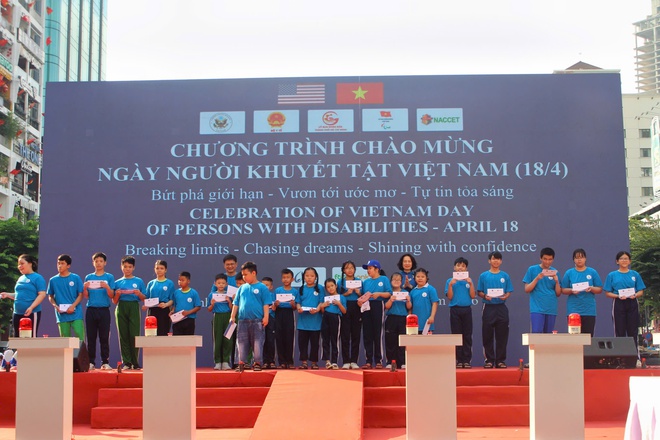 Hơn 1.300 người tham gia Ng&agrave;y Người khuyết tật Việt Nam tại phố đi bộ Nguyễn Huệ  - Ảnh 5.