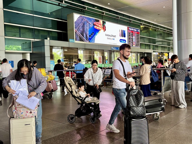 VIDEO: Người d&acirc;n kỳ vọng g&igrave; v&agrave;o s&acirc;n bay Long Th&agrave;nh trước ng&agrave;y hoạt động? - Ảnh 2.