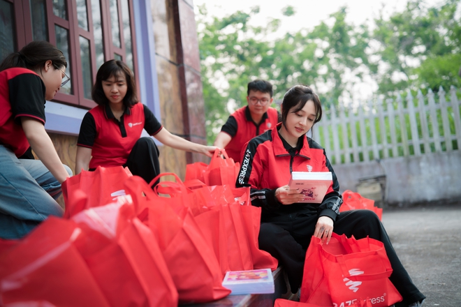 H&agrave;nh tr&igrave;nh "rực rỡ" của Bảo Anh  - Ảnh 2.