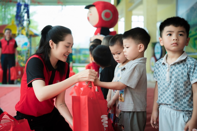 H&agrave;nh tr&igrave;nh "rực rỡ" của Bảo Anh  - Ảnh 8.