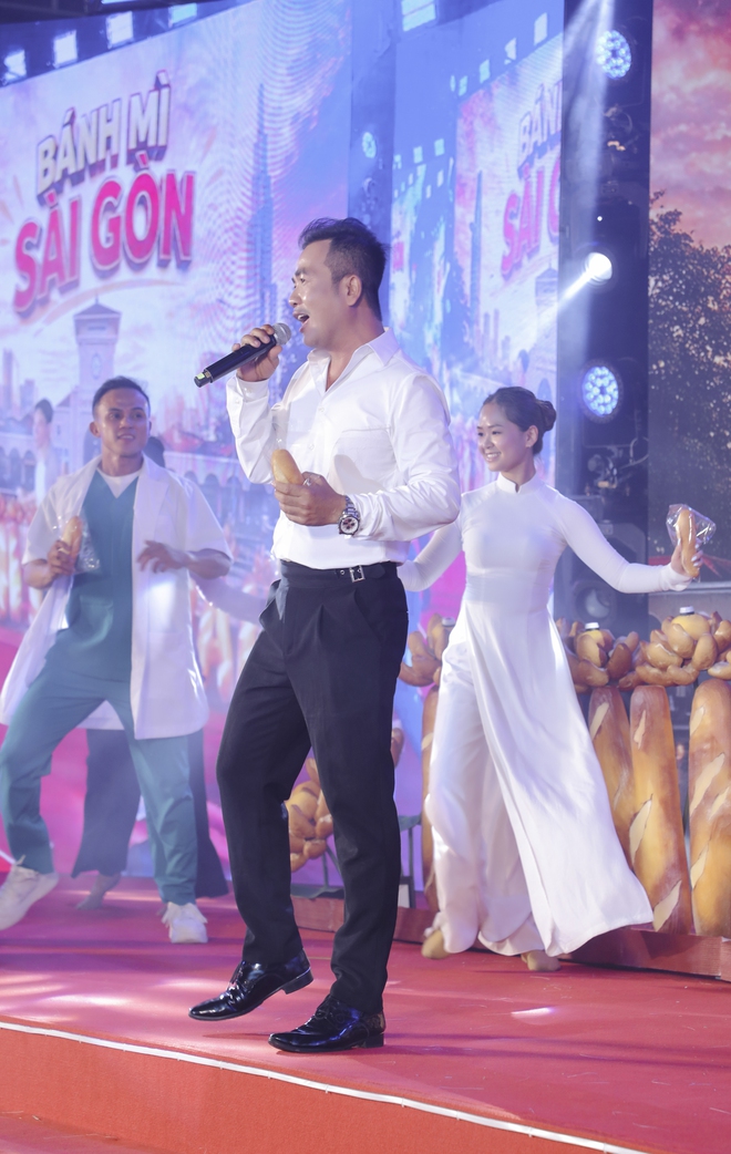 Ca kh&uacute;c "B&aacute;nh m&igrave; S&agrave;i G&ograve;n" ấn tượng ở Lễ hội B&aacute;nh m&igrave; Việt Nam 2026  - Ảnh 7.