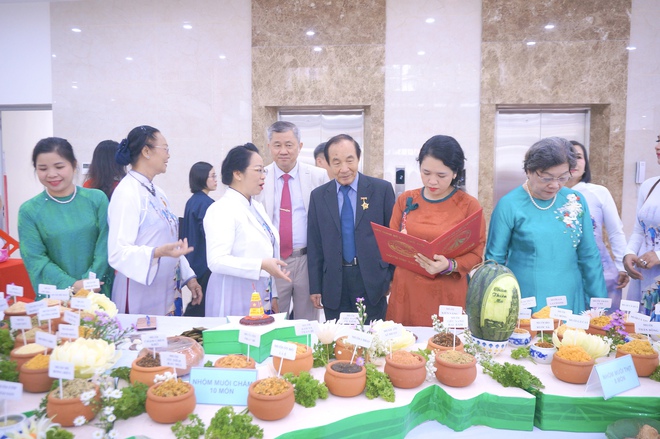 100 m&oacute;n muối độc đ&aacute;o c&ugrave;ng &aacute;o d&agrave;i Việt được vinh danh - Ảnh 1.