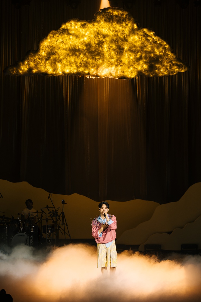 Bản sắc Gen Z qua "Thịnh vượng Việt Nam s&aacute;ng ngời" của buitruonglinh  - Ảnh 8.