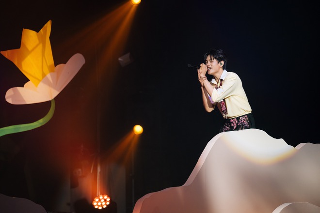 Bản sắc Gen Z qua "Thịnh vượng Việt Nam s&aacute;ng ngời" của buitruonglinh  - Ảnh 3.