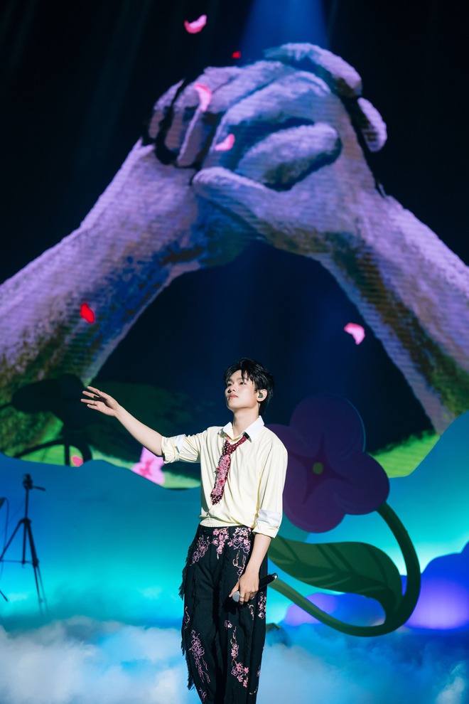 Bản sắc Gen Z qua "Thịnh vượng Việt Nam s&aacute;ng ngời" của buitruonglinh  - Ảnh 4.