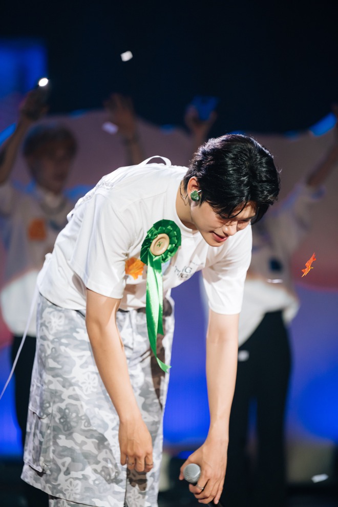 Bản sắc Gen Z qua "Thịnh vượng Việt Nam sáng ngời" của buitruonglinh  - Ảnh 11.