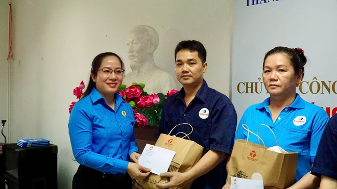 Th&aacute;ng C&ocirc;ng nh&acirc;n: Người lao động hạnh ph&uacute;c khi được chăm lo, tặng bếp ấm  - Ảnh 11.