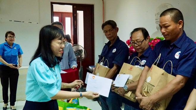 Th&aacute;ng C&ocirc;ng nh&acirc;n: Người lao động hạnh ph&uacute;c khi được chăm lo, tặng bếp ấm  - Ảnh 9.