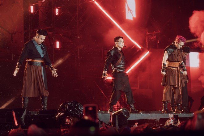 "Gai Home" concert: Kh&eacute;p lại h&agrave;nh tr&igrave;nh rực rỡ của Anh trai vượt ng&agrave;n ch&ocirc;ng gai 2024  - Ảnh 15.