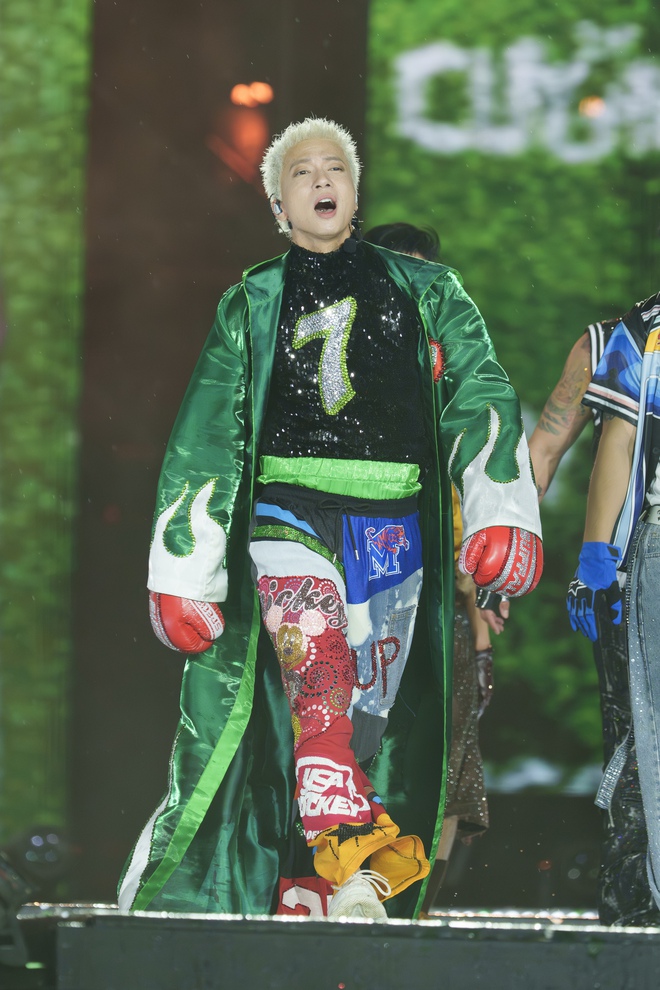 "Gai Home" concert: Kh&eacute;p lại h&agrave;nh tr&igrave;nh rực rỡ của Anh trai vượt ng&agrave;n ch&ocirc;ng gai 2024  - Ảnh 23.