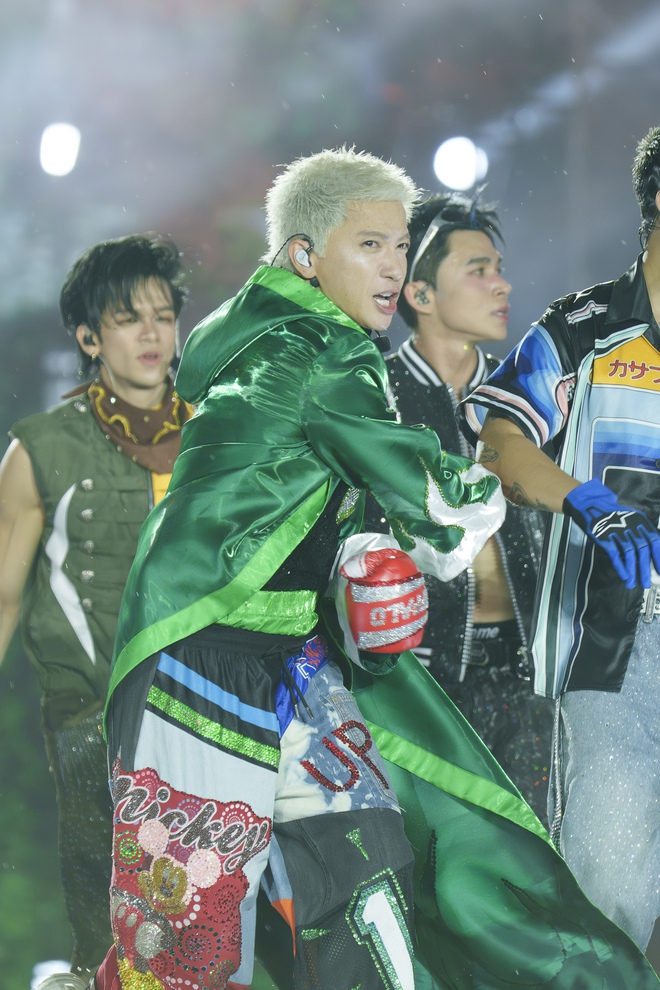 "Gai Home" concert: Kh&eacute;p lại h&agrave;nh tr&igrave;nh rực rỡ của Anh trai vượt ng&agrave;n ch&ocirc;ng gai 2024  - Ảnh 30.