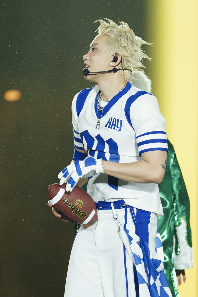 "Gai Home" concert: Kh&eacute;p lại h&agrave;nh tr&igrave;nh rực rỡ của Anh trai vượt ng&agrave;n ch&ocirc;ng gai 2024  - Ảnh 29.