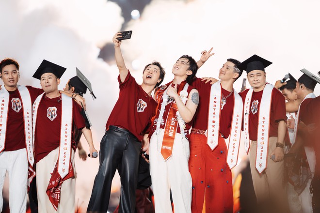 "Gai Home" concert: Kh&eacute;p lại h&agrave;nh tr&igrave;nh rực rỡ của Anh trai vượt ng&agrave;n ch&ocirc;ng gai 2024  - Ảnh 34.