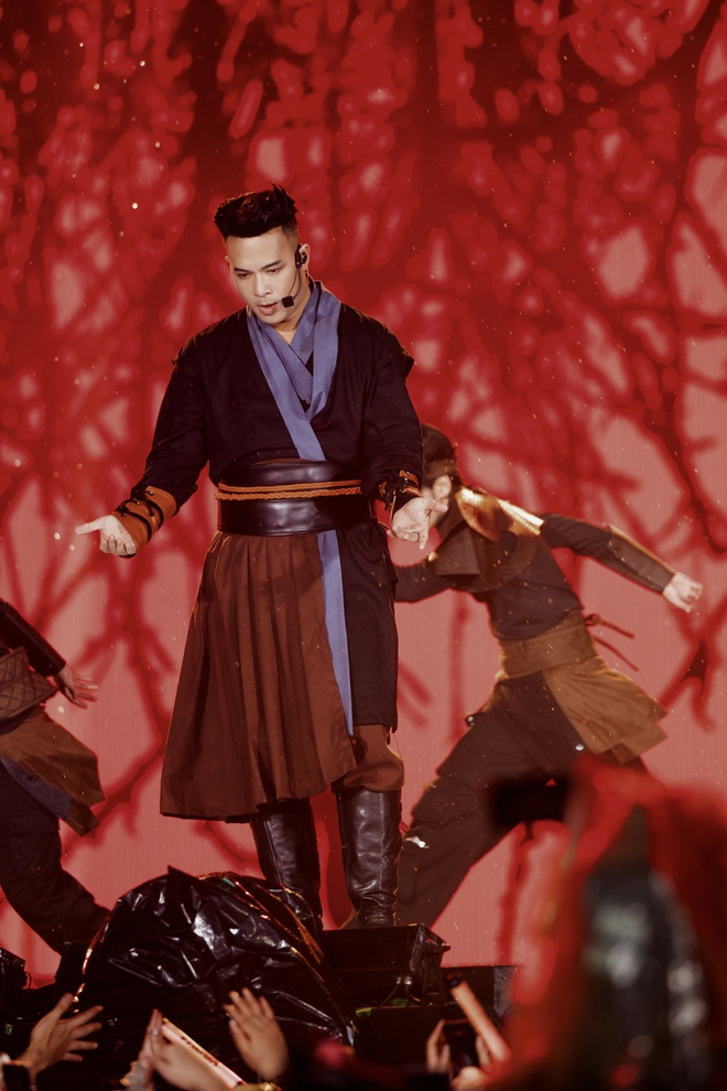 "Gai Home" concert: Kh&eacute;p lại h&agrave;nh tr&igrave;nh rực rỡ của Anh trai vượt ng&agrave;n ch&ocirc;ng gai 2024  - Ảnh 19.