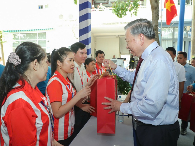 C&ocirc;ng nh&acirc;n mong c&oacute; th&ecirc;m ch&iacute;nh s&aacute;ch hỗ trợ nh&agrave; ở, y tế, đ&agrave;o tạo nghề - Ảnh 10.