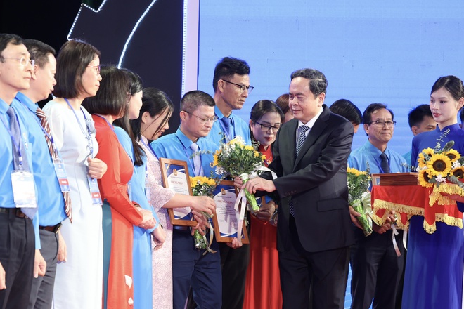 Chủ tịch Quốc hội Trần Thanh Mẫn: N&acirc;ng cao năng suất lao động v&agrave; tăng trưởng hai con số - Ảnh 4.